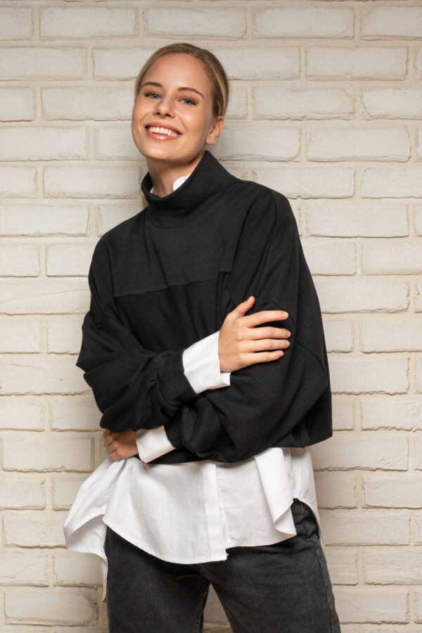 the oversize sweetshirt